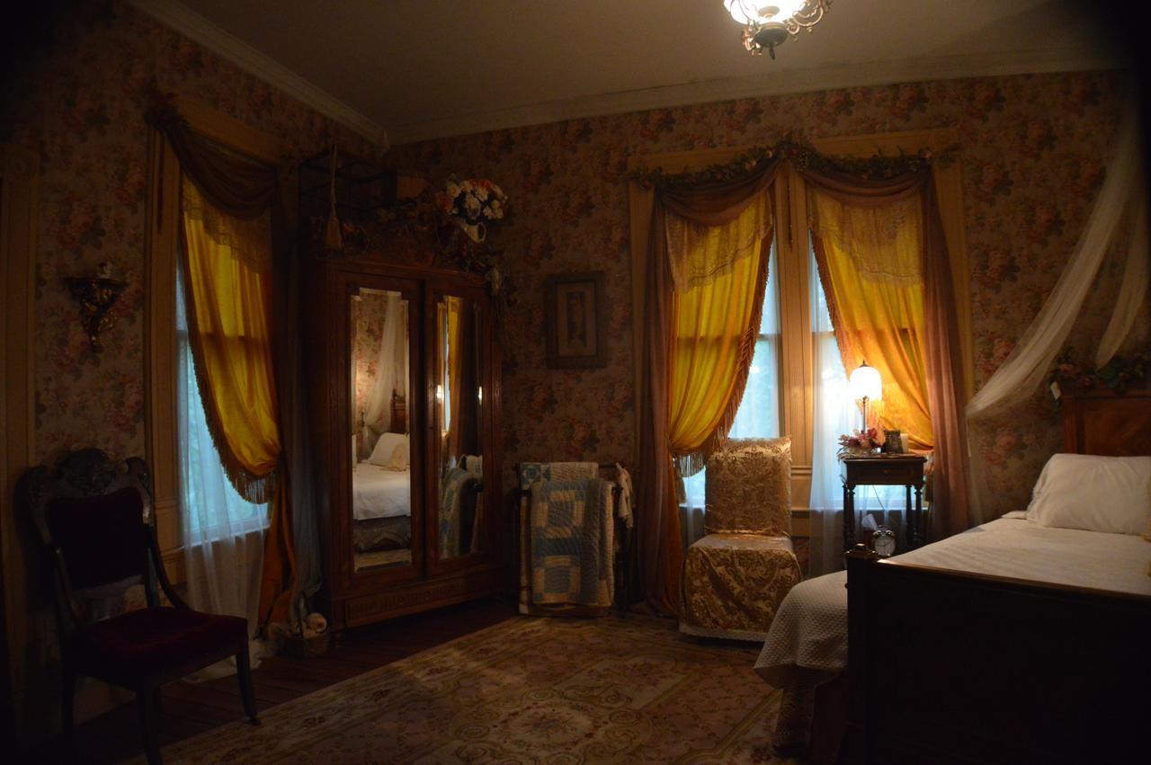 Carleton House Bed And Breakfast Bonham 外观 照片