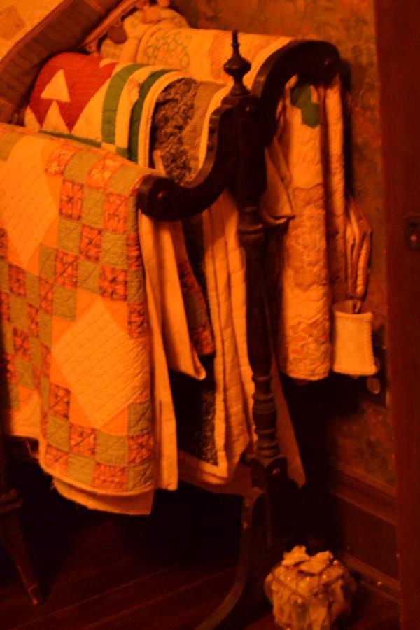 Carleton House Bed And Breakfast Bonham 外观 照片